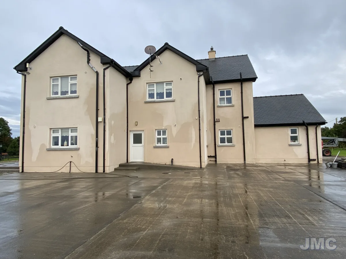 After: Two-storey house, walls softwashed
