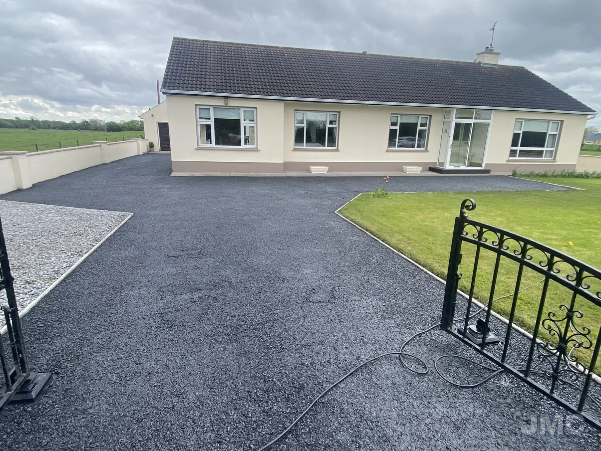 After: Bungalow drive, oil and moss lifted